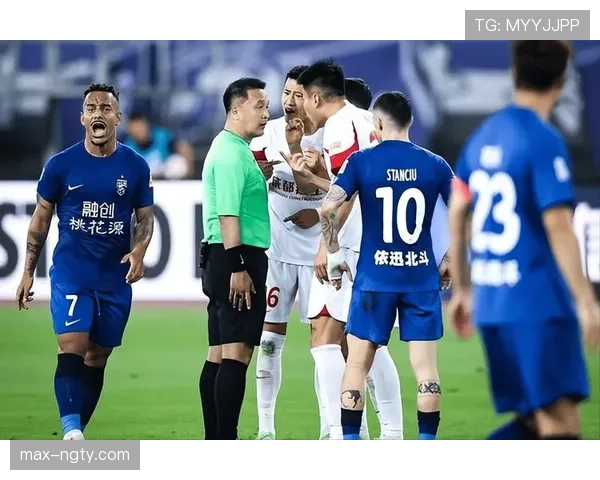 延迟举旗处罚标准解析：裁判何时必须立即终止比赛？
